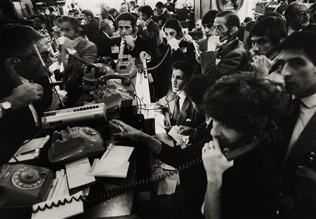 Gianni Berengo Gardin (b. 1930) Borsa di Milano, 1988 Stampa vintage alla...