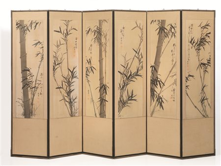 PARAVENTO ORIENTALE, SEC.XX a sei ante dipinte su seta con motivi di bamboo,...
