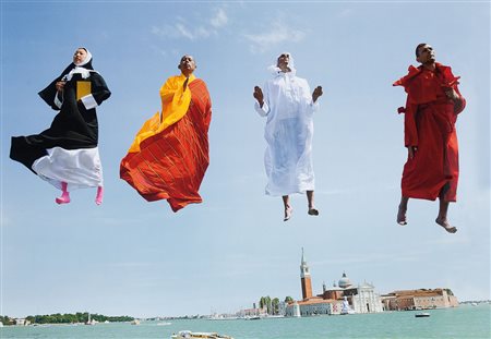 WEI LI Hubei (Cina) 1970Flying over Venice, 2013fotografia a colori...