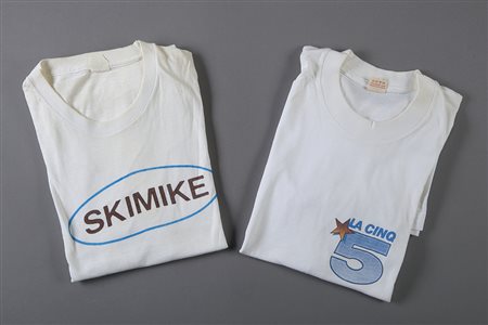 Lotto composto da due t-shirt "SkyMike" e "La5"
