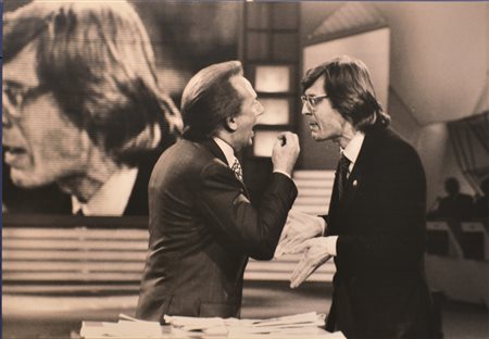 Mike litiga con Vittorio Sgarbi durante la trasmissione Telemike del 2008
