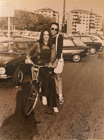 Mike e Sabina Ciuffini in bicicletta a Milano