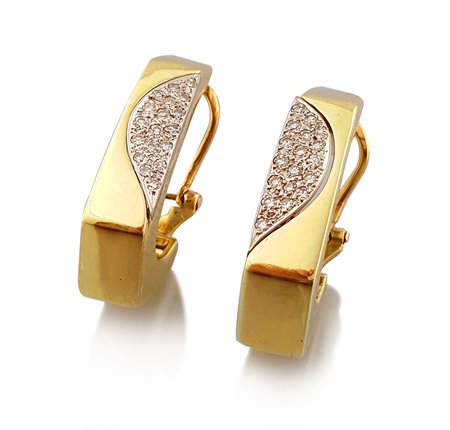 ORECCHINI COPPIA DI ORECCHINI. In oro bianco e giallo 14 kt, perno e clip,...