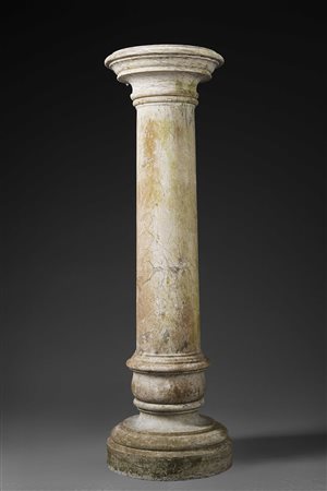 Colonna in marmo con fusto tornito . Base e piano tondi. Secolo XIX (h.cm...