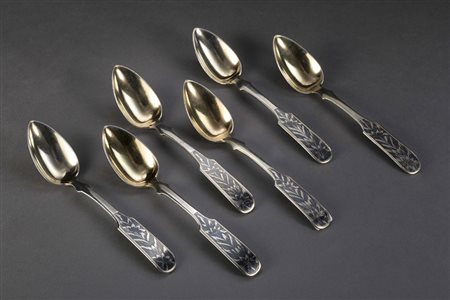 Gruppo di sei cucchiaini in argento niellati e dorati.Punzoni di Mosca, 1834...