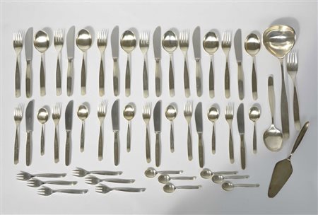 Servizio di posate in argento composto da: dodici forchette, dodici coltelli,...