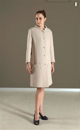 ELSA SCHIAPARELLI Rarissimo cappotto di taglio classico, splendido tessuto di...