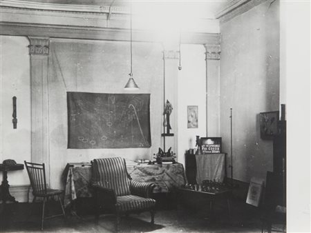 Man Ray (1890-1976) Studio 1975ristampa ai sali d'argento da una fotografia...