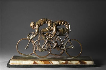 Mario Restelli (Milano 1891 - 1961) - "Ciclisti" scultura in bronzo (cm...
