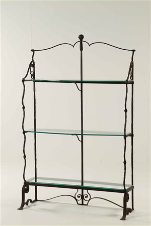 BELLOTTO UMBERTO (1882 - 1940) Etagere. 1922. Ferro forgiato e chiodato. Cm...