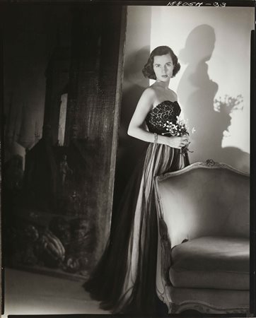 HORST HORST P. (1906 - 199) Fotografia di moda. 1950. Stampa alla gelatina...