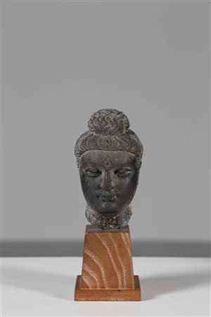 Arte Indiana Testa di Buddha Gandhara in scisto grigio Regione del Gandhara,...