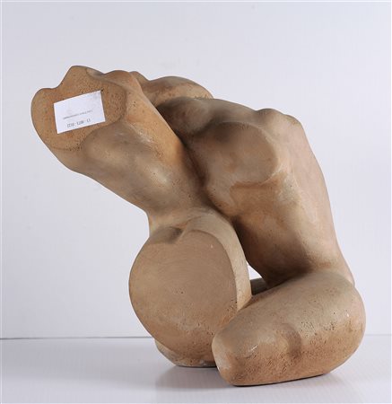 SILVESTRI LIDYA (n. 1929) Senza titolo. Terracotta. Cm 37,00 x 38,00 x 25,00.