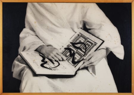 GUERRESI PATRIZIA (n. 1951) Fathima con libro. 2002. Foto aerografata su...