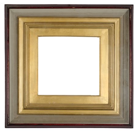 DUE CORNICI in mogano con cornice interna dorata (cm 18 x 32,5 - 24,5 x 25)....