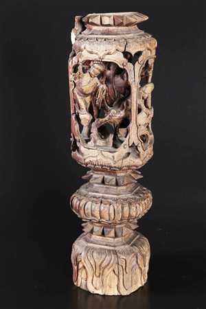Arte Cinese Colonna in legno intagliato Cina, XVIII secolo. -. Cm 13,00 x...