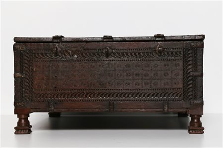 Arte Indiana Scrigno in legno intagliato India, Rajasthan, fine XVIII -...