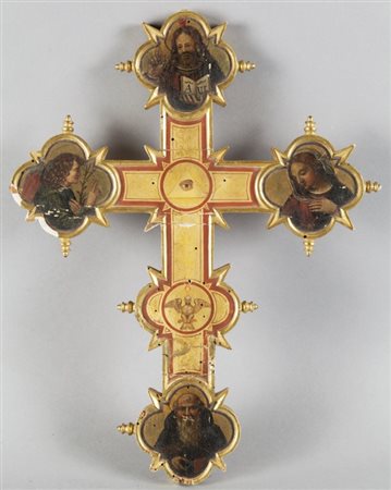 Croce polilobata in legno dorato con raffigurazione di santi, sec.XVIIcm.38x45