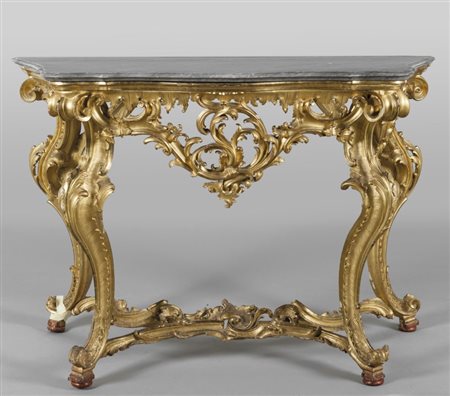 Console Luigi XV in legno finemente intagliato e dorato con piano in marmo,...