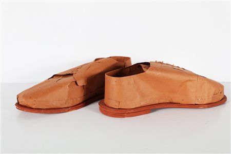 ARROYO EDUARDO (n. 1937) Country Shoes. 1972. Cartone. Cm 30,00 x 9,00. Firma...