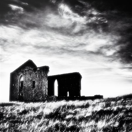 Karim Carella Bari 1970 Old church ruins 2013 fotografia 57x57 Certificato di...