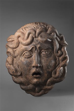 Maestro neoclassico fine sec. XVIII "Maschera della Medusa" scultura in...