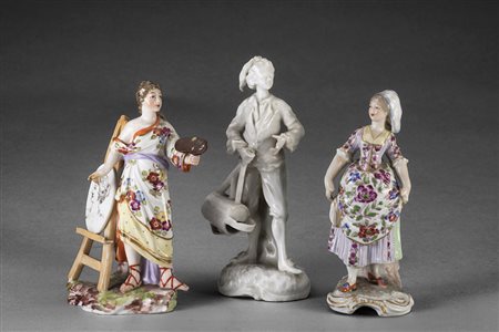 Manifatture ed epoche diverse, lotto composto da tre statuette in porcellana...