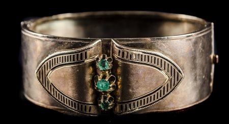 BRACCIALE alla schiava in oro 14 Kt. con tre smeraldi centrali (Kt. 0.60) (g....