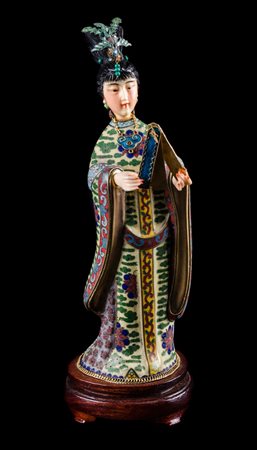 SCULTURA in cloisonnet raffigurante "geisha" con testa in avorio, base in...