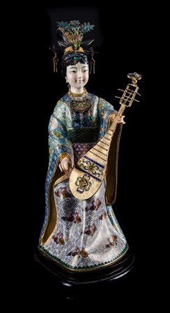 SCULTURA in cloisonnet raffigurante "geisha" con testa in avorio, base in...