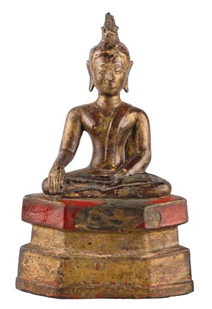 Figura di Buddha in bronzo dorato, Sino-Tibet Tracce di policromia. Altezza...