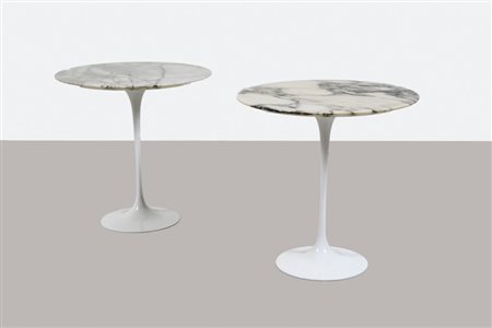 EERO SAARINEN Una coppia di tavolini per KNOLL INTERNATIONAL, 1956. Alluminio...