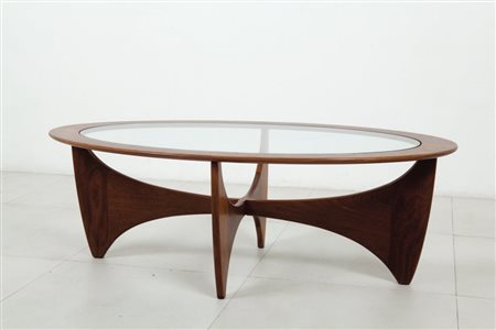 G PLAN (Editore)Un tavolino, anni '60. Legno di teak, cristallo. Etichetta "G...
