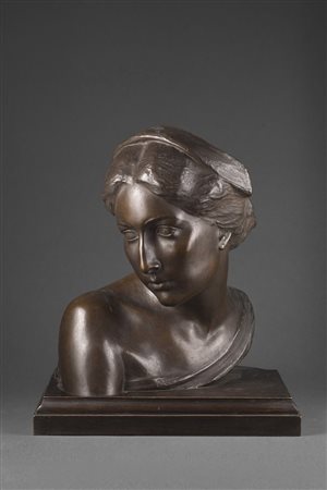 Scultore del XX Secolo "Mezzo busto di donna" scultura in bronzo (h cm 41)...