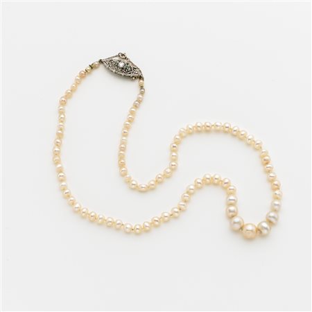 Collana di 85 perle naturali da bianco a cream degradate da mm 3/3,50 a mm...