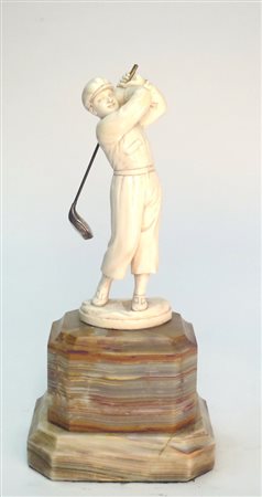 Giocatore di golf firmato M.Delannov Francia 1900ca.h cm.19,5