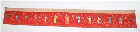 Arte Cinese Pannello in lana su fondo rosso Cina, dinastia Qing, XIX secolo....