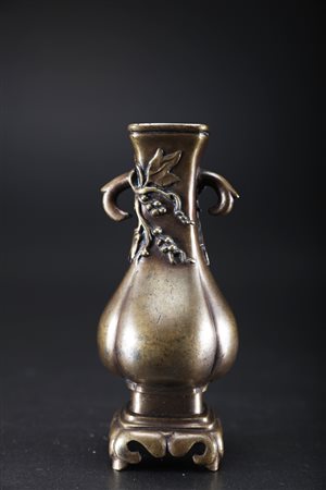 Arte Cinese Vaso in bronzo con corpo a forma di testa d'aglio e marchio...
