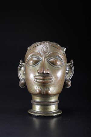 Arte Indiana Fusione in bronzo raffigurante la testa della dea Parvati India...