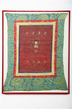 Arte Himalayana Thangka a fondo rosso (Msthl-thang) raffigurante Amitabha...