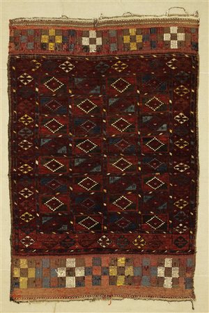 ERSARY Afghanistan. 1900 circa. Fondo mattone, piccoli rombi, 2 kilim in...