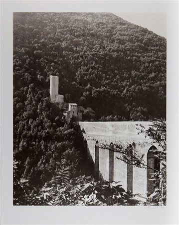 Christo (1935), Torre, anni '70, Litografia in bianco e nero, cm 82,5x65,5...