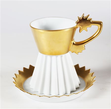 PIENE OTTO (1928 - 2014) Tazza con piatto. Porcellana. Cm 14,00 x 12,00....