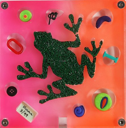 NUCARA RENZO (n. 1955) Rana. Plexiglass. Cm 20,00 x 3,00 x 20,00. 3/99....