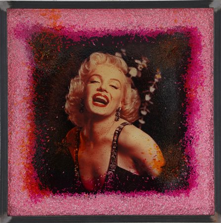 RONDA OMAR (n. 1947) Marilyn frozen. 2013. Plastica. Cm 50,00 x 50,00. Firma...