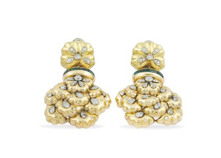 Orecchini pendenti in oro giallo 18kt anni 40/50 peso 35,5 gr. con diamanti...