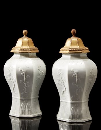 Due importanti vasi 'potiche' in porcellana bianca di Doccia, 1740-1745....