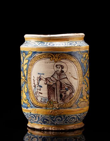 Grande albarello a cilindro in maiolica con bocca e piede rastremati. Il...