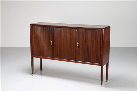 BUFFA PAOLO (1903 - 1970) Mobile credenza in noce grissinato. con maniglie e...