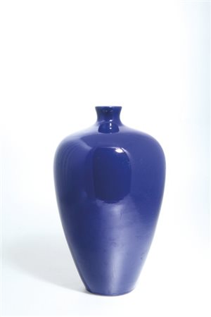 GIOVANNI GARIBOLDI Un vaso, produzione RICHARD-GINORI, anni "60. Ceramica...